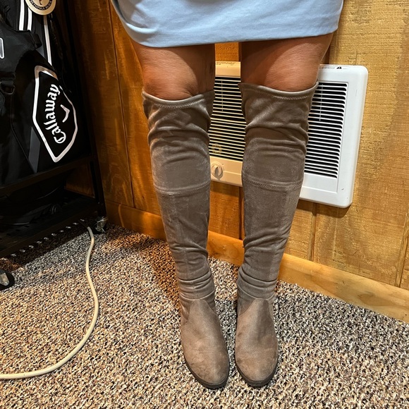 Unisa Adivan Over The Knee Boots Taupe Faux Suede Size 71/2 M - Picture 11 of 11